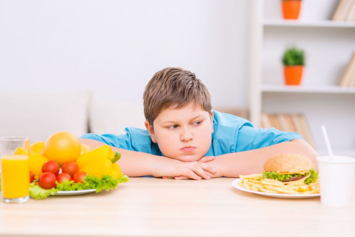 Cum previi obezitatea la copii mici – sfaturi practice de nutriție și mișcare de la 1 la 6 ani